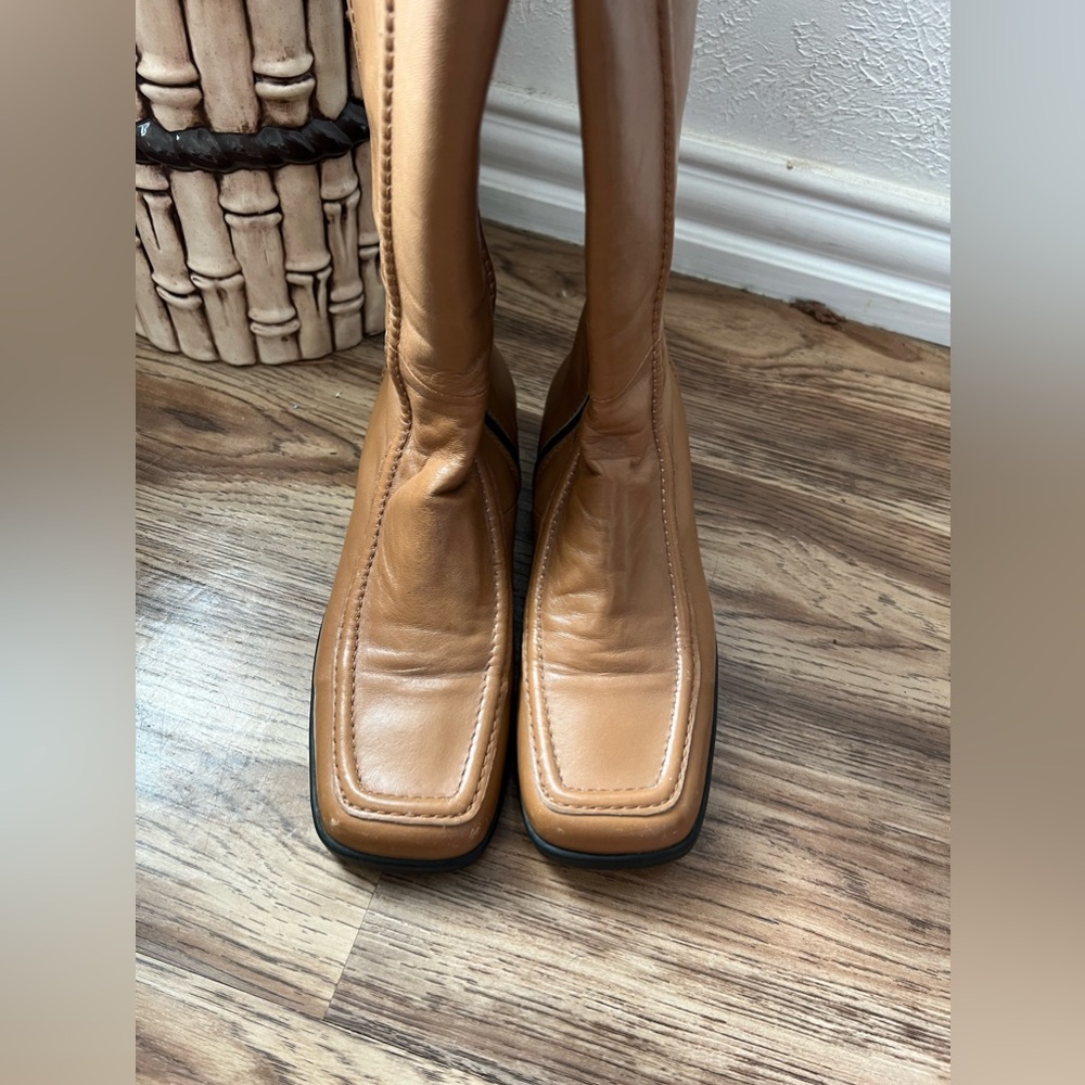 Bally Fraisse vintage leather booth